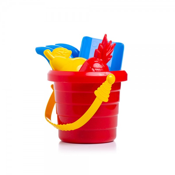 łopatka grabki i foremki w czerwonym wiaderku